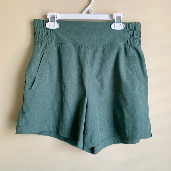Marika Women's Green Finley Shorts size XS EUC - Picture 4 of 9